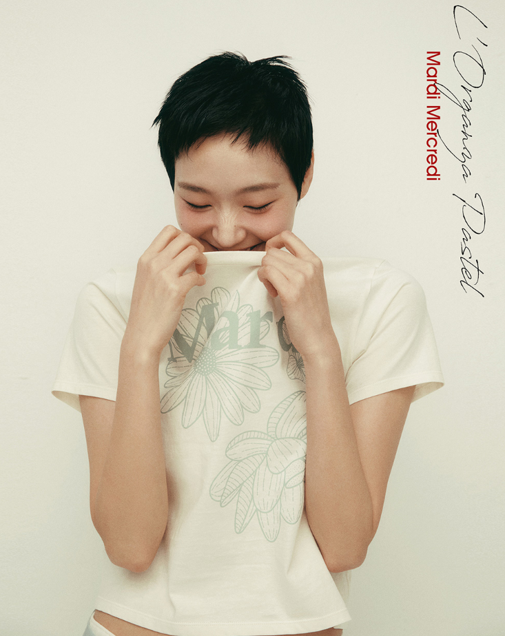 【預購】AKR102708 MARDI TRIPLE FLOWER SLIM 短袖上衣