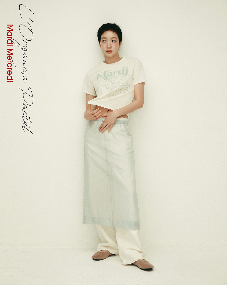 【預購】AKR102708 MARDI TRIPLE FLOWER SLIM 短袖上衣