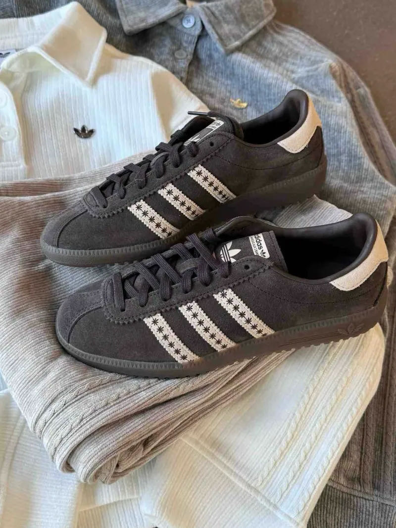 代購-Adidas Originals Bermuda 愛迪達 可可脆片星冰樂 滿天星 女