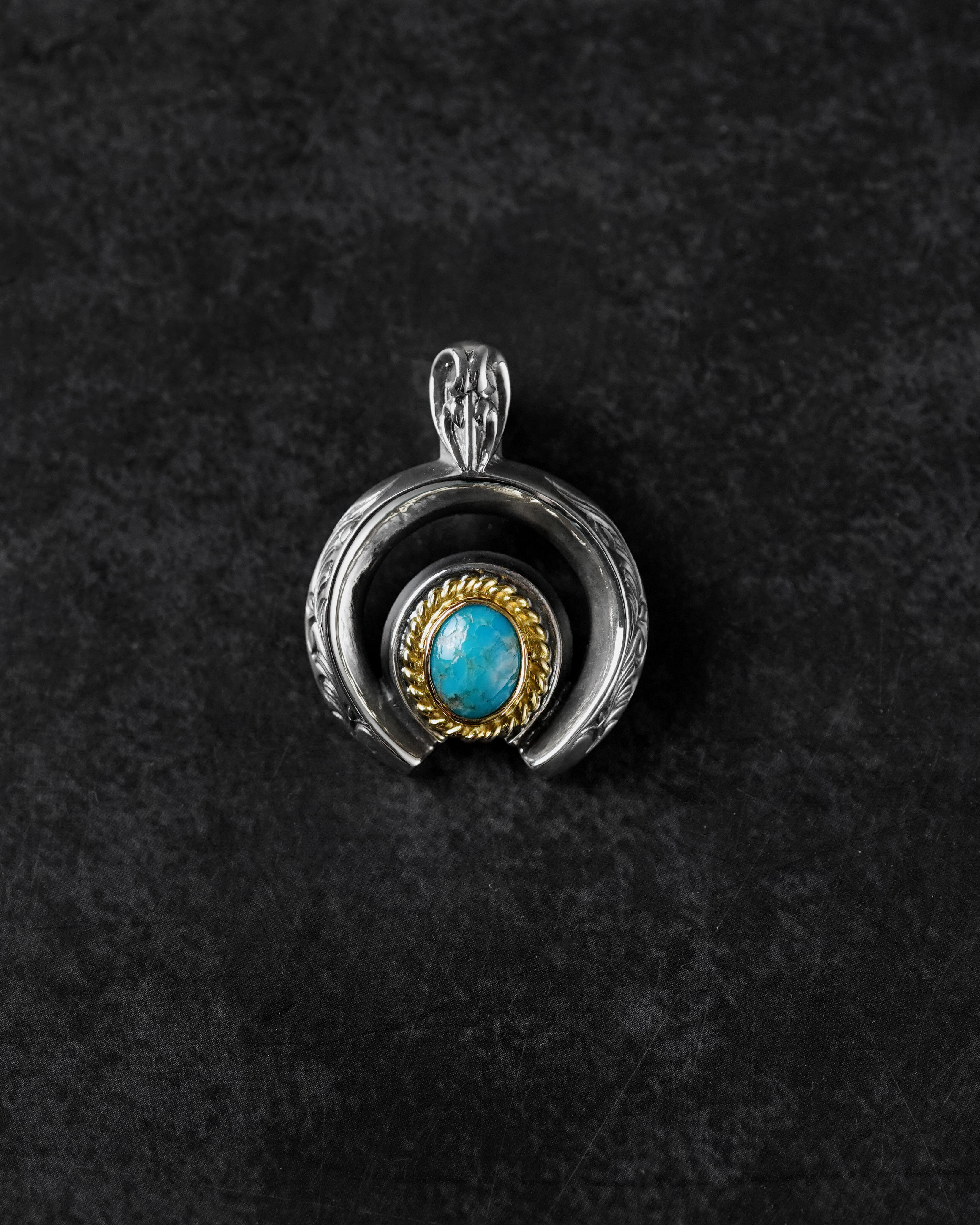 Dear Blossom 金繩TQ小月牙吊墜 NajaB3