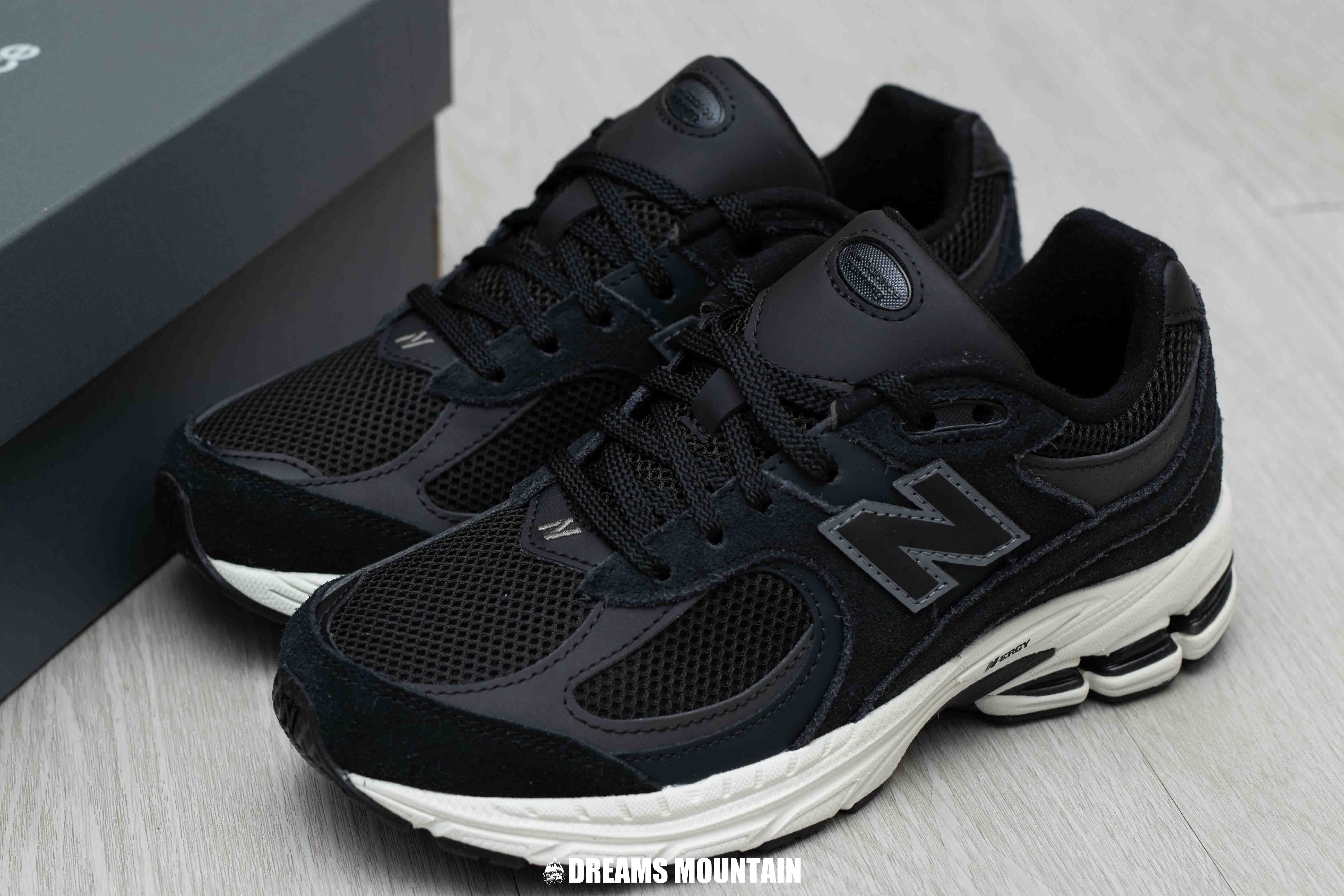 【預訂】NEW BALANCE 2002R 黑色-GS