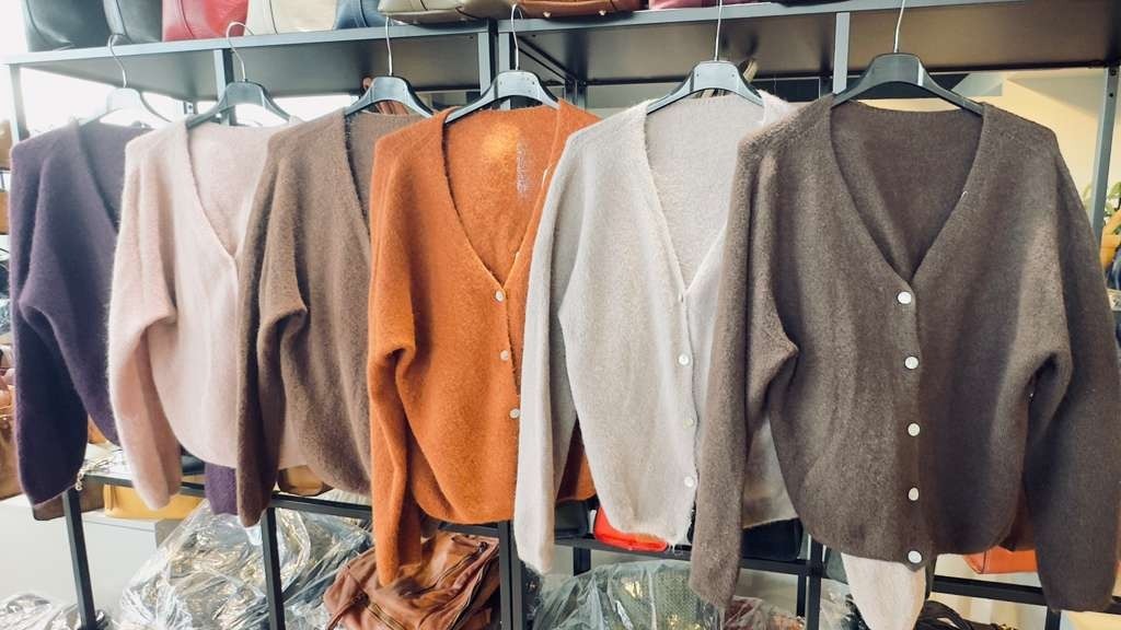 【直播】LL102743 意大利羊駝毛+羊毛冷衫 (薄身短款)