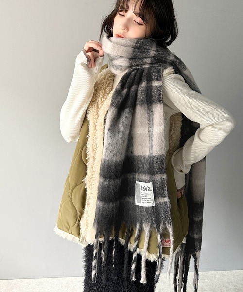 零碼現貨灰黑色!! 日本🇯🇵連線 JAVA 寬大蓬鬆格流蘇圍巾 圍巾 披肩 漸層 蓬鬆 流蘇 溫暖 保暖圍巾 禦寒 (任買兩件711免運)/現貨