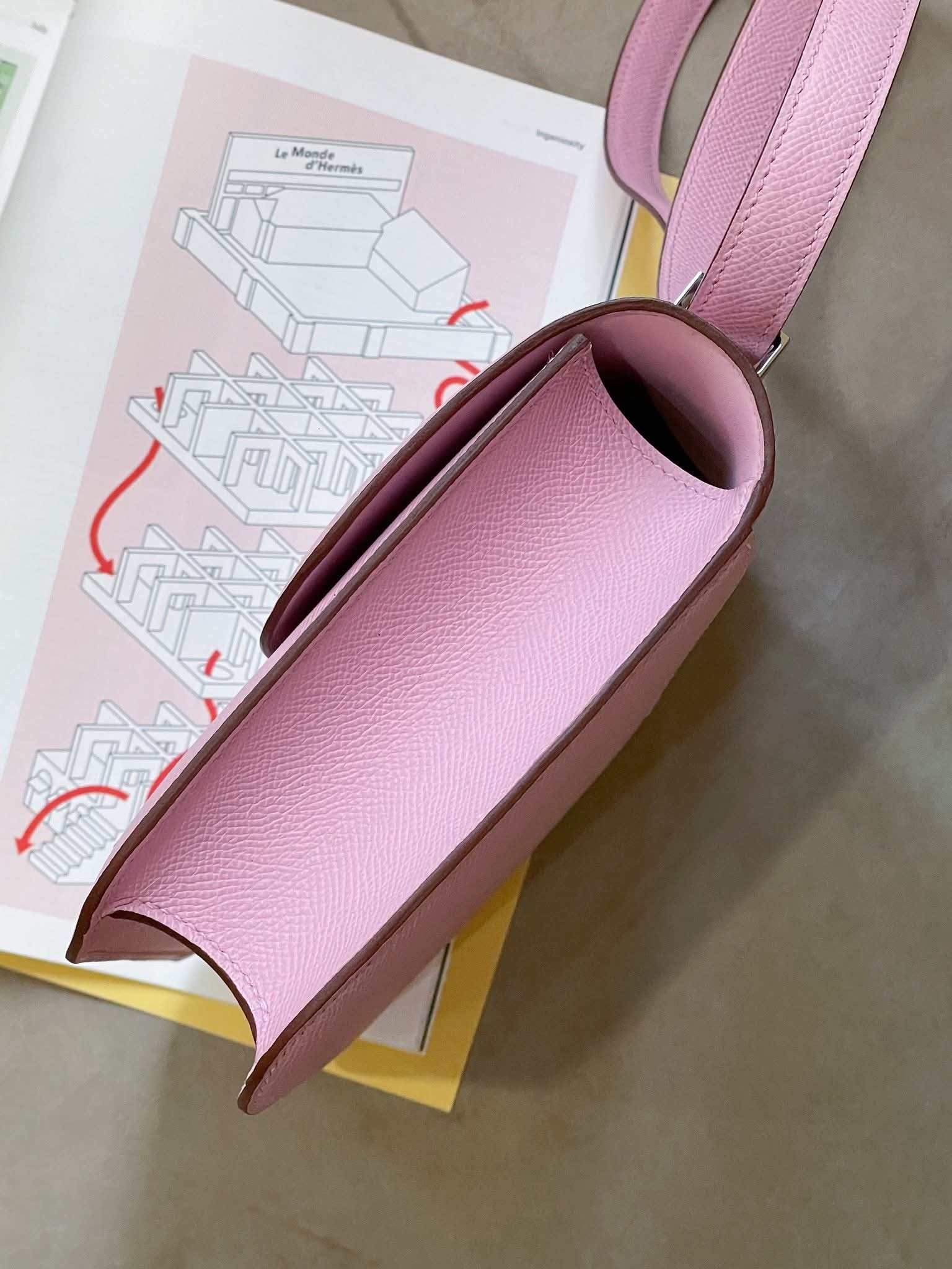 Hermes Constance24 Epsom Leather Mauve Sylvestre PHW HK$9x,xxx 詳情請PM我哋 (HK$2,000 訂金)