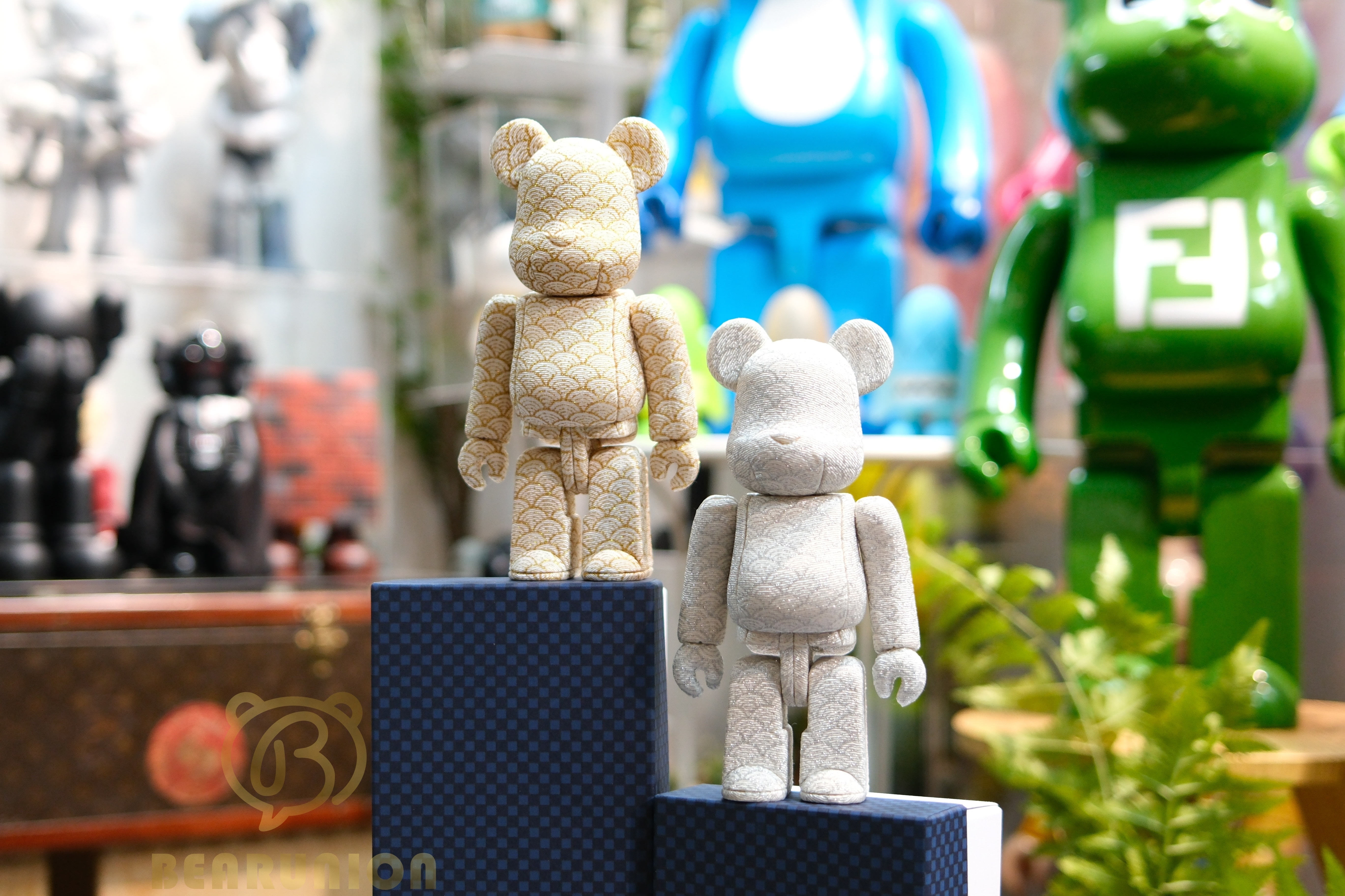 🎏預訂🎏Bearbrick 木目込み 青海波 金／青海波 銀 SET OF 2