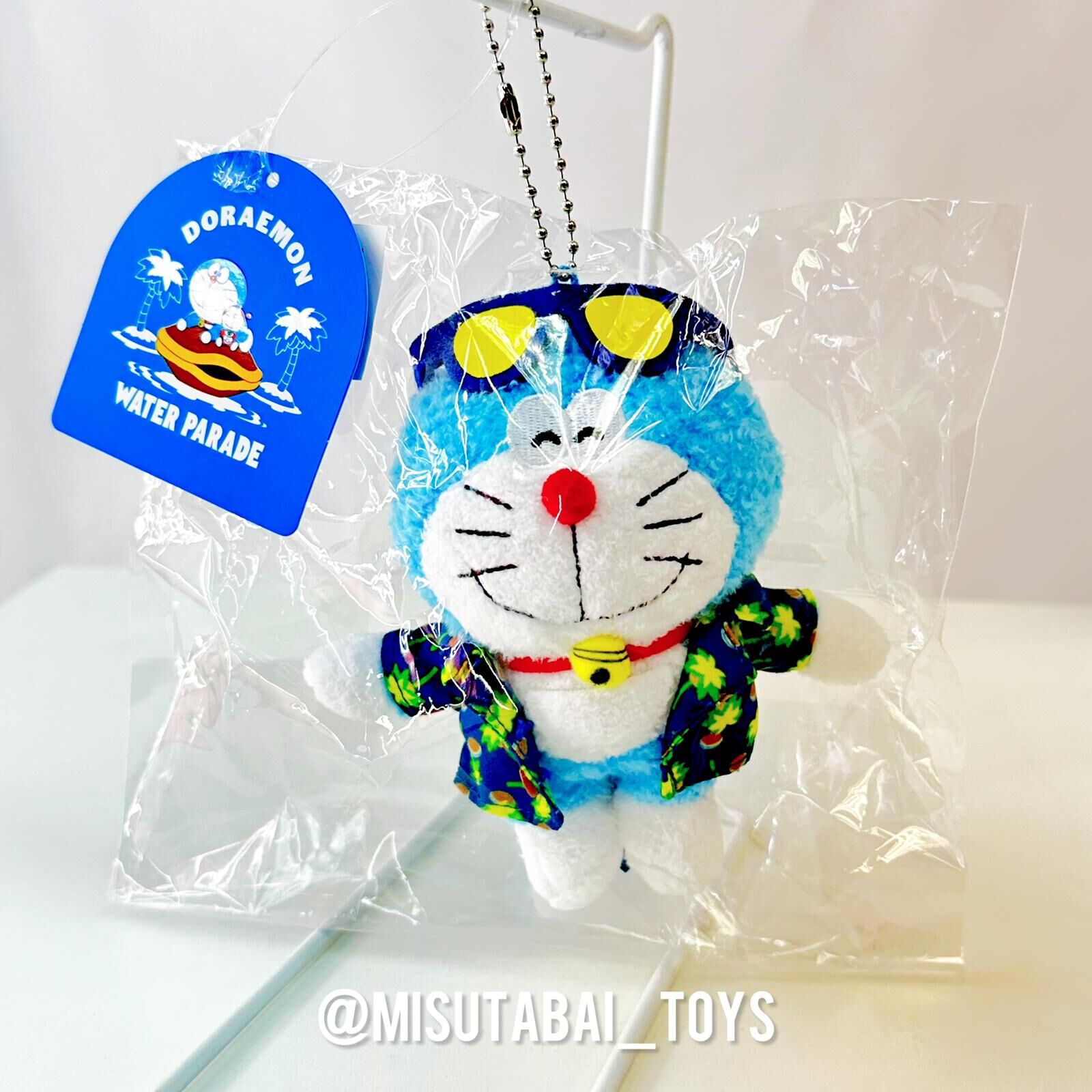 A04. Doraemon Plush Keychain - Hawaiian 毛絨鎖匙扣 - 夏威夷恤款 (Water Parade 2025)