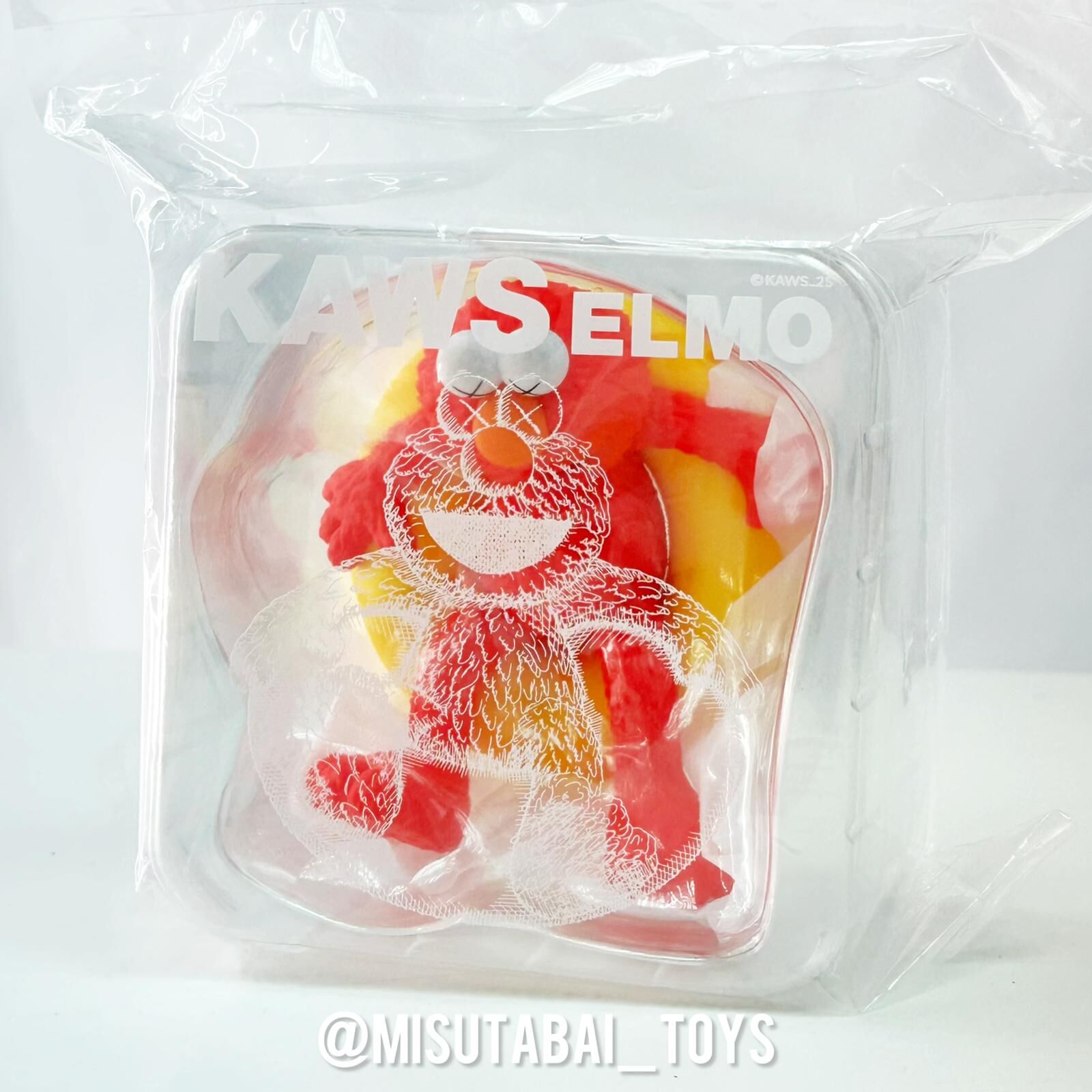 B01. Elmo Vinyl Figure 搪膠公仔 (Water Parade 2025)