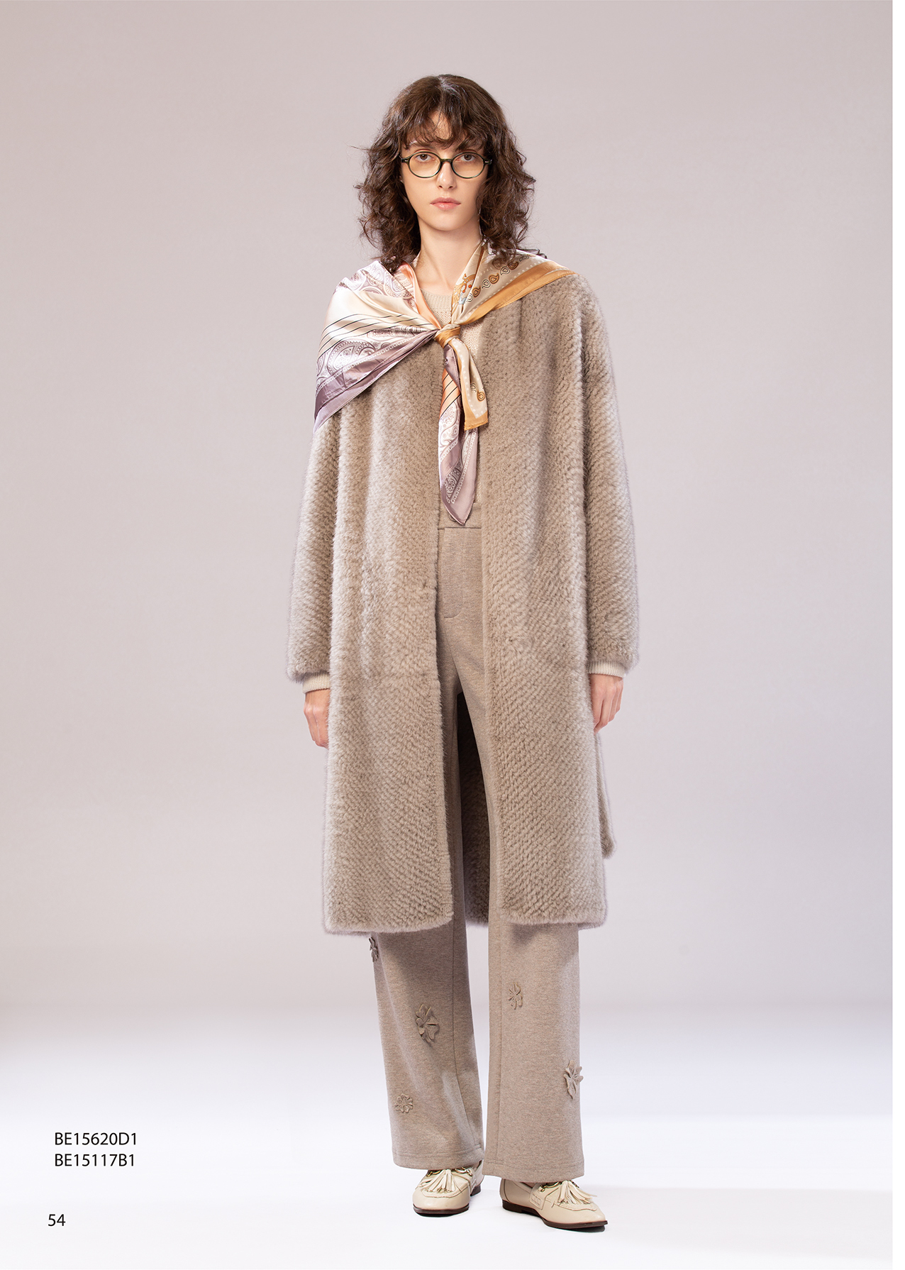 BE15117B1/B2 素花織語立體花朵造型貼布寬直筒長褲 (2色)