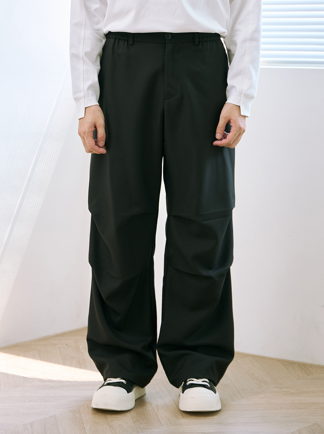 質感後鬆緊打摺傘兵褲