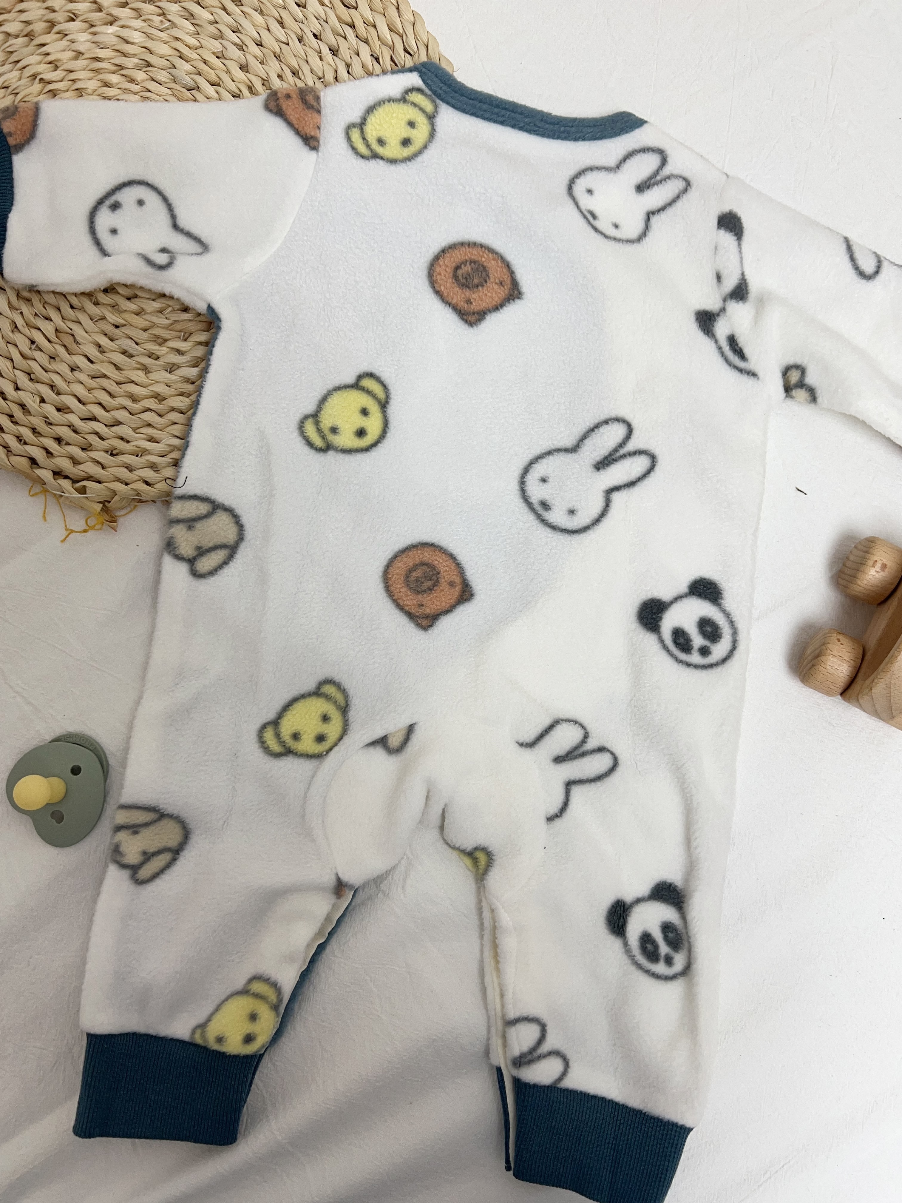 🐰𝐌𝐢𝐟𝐟𝐲 搖粒絨連身衣