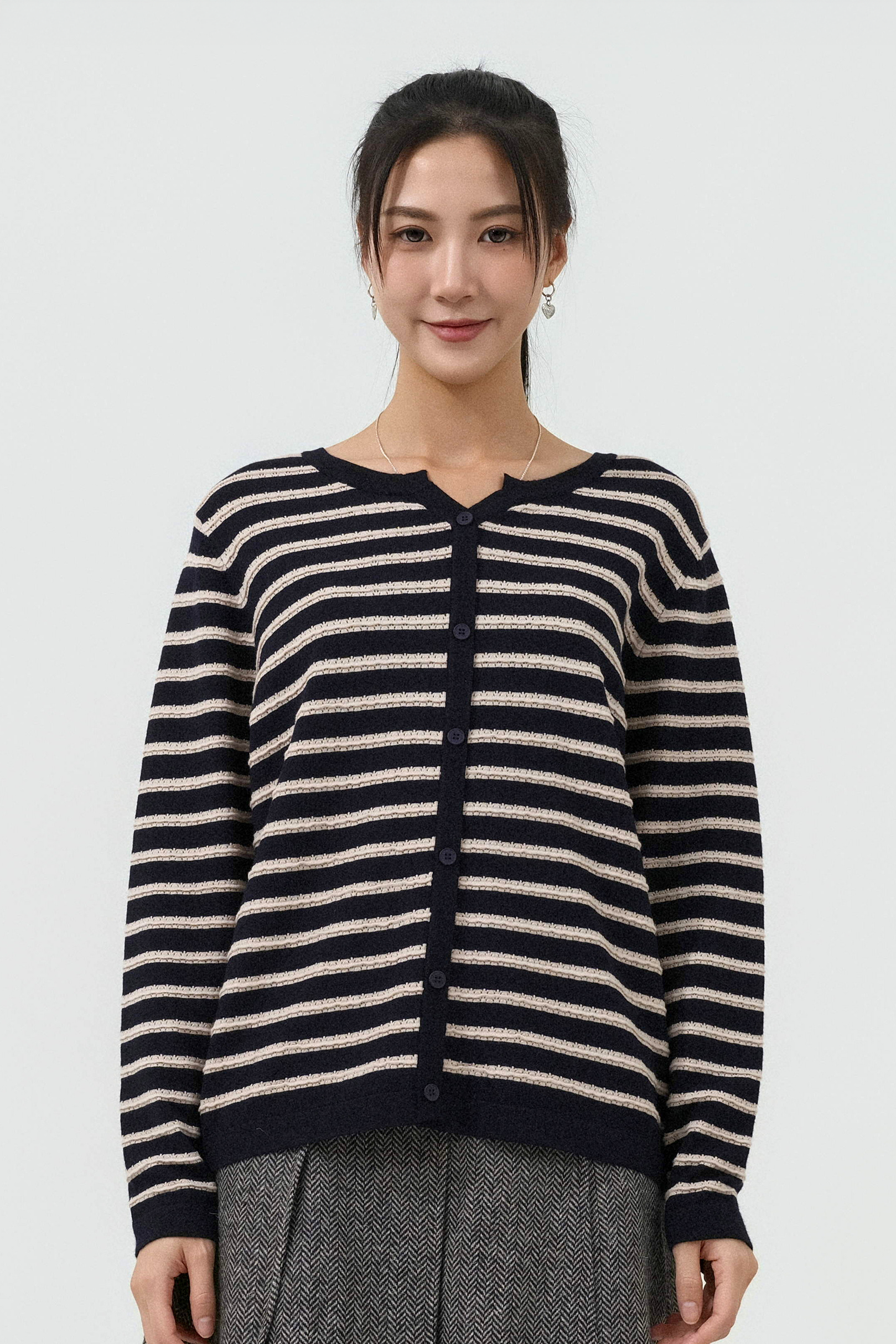 後衩花紋間針織上衣 (預購產品）