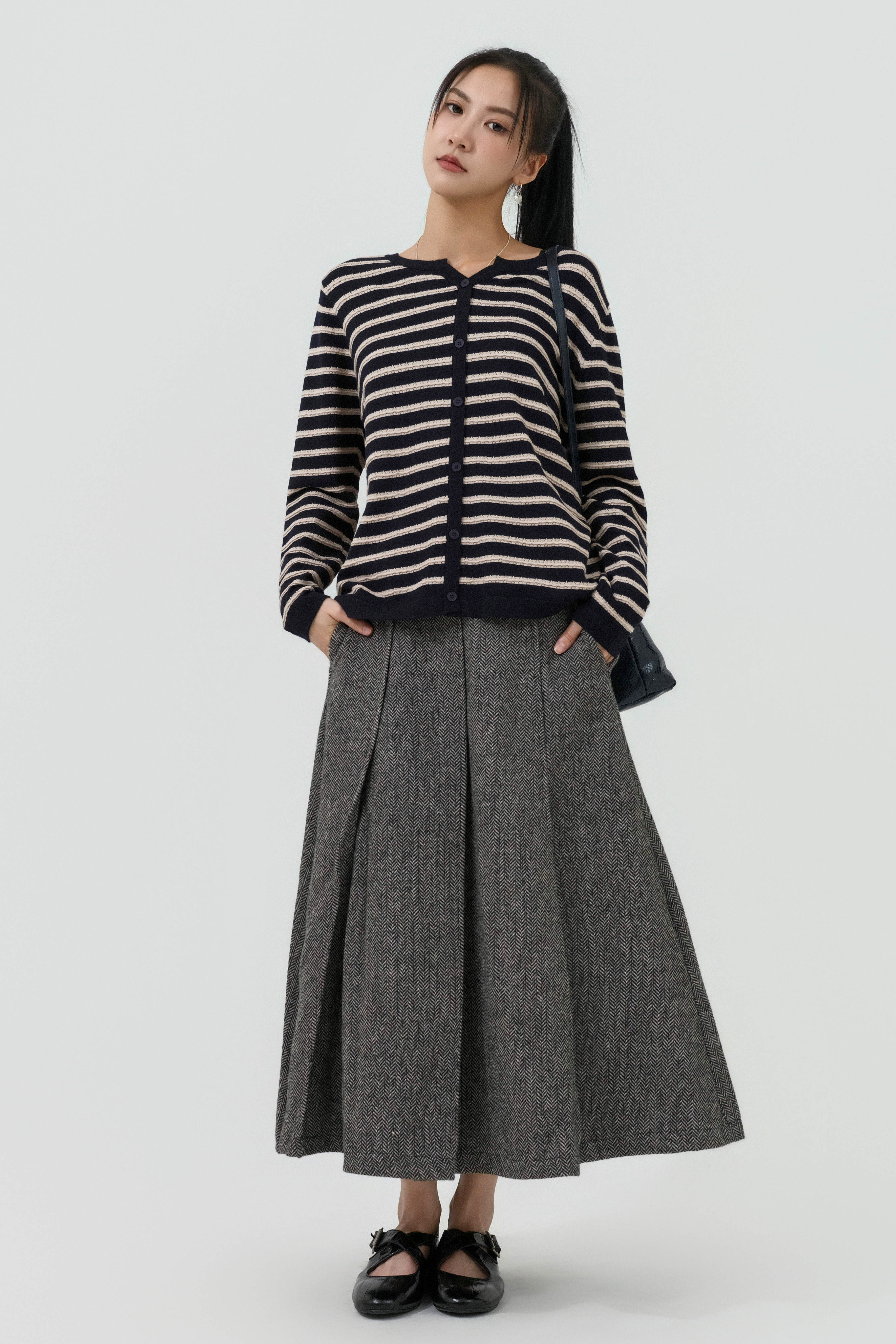 後衩花紋間針織上衣 (預購產品）