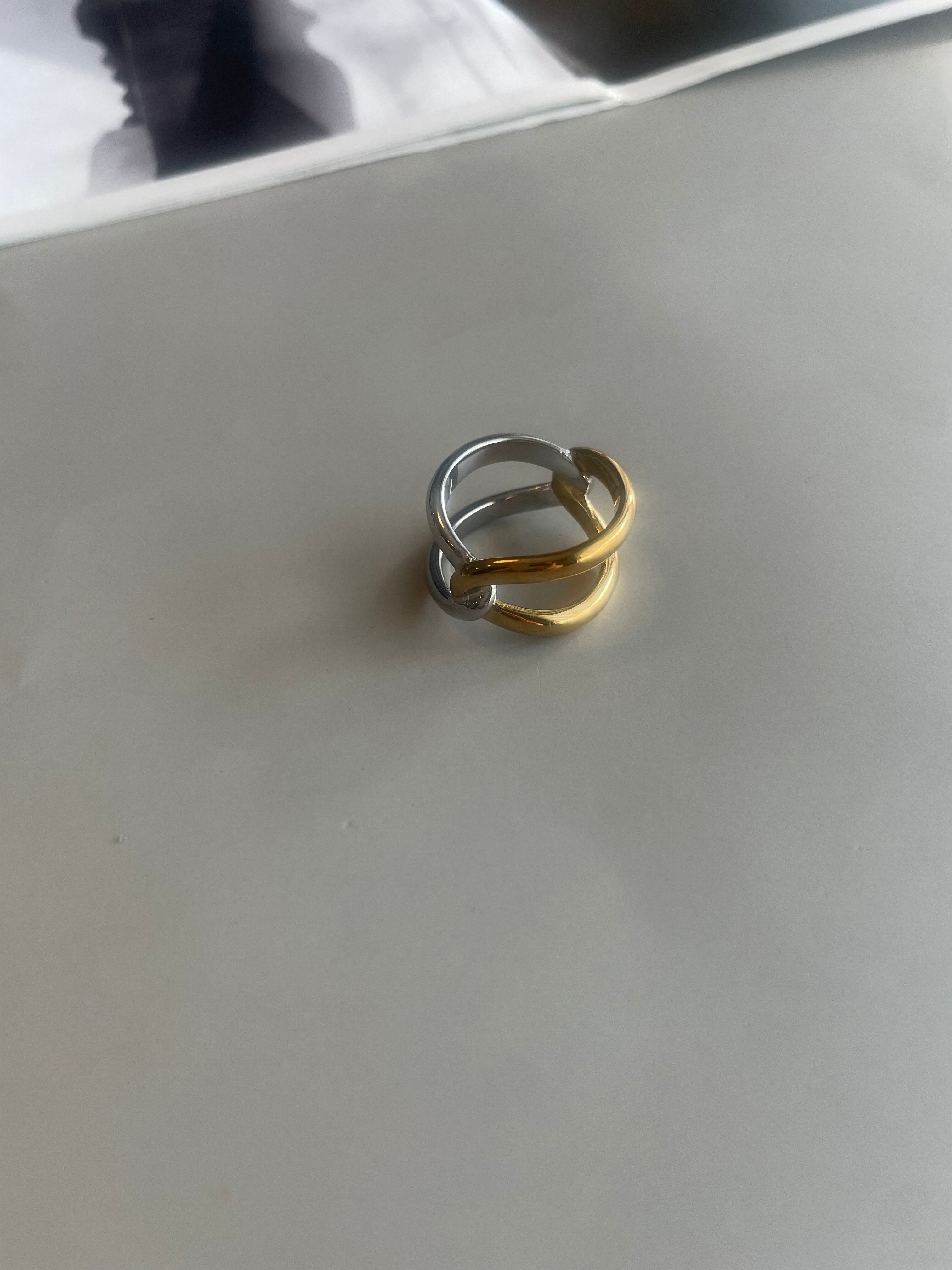 criss-cross twin ring