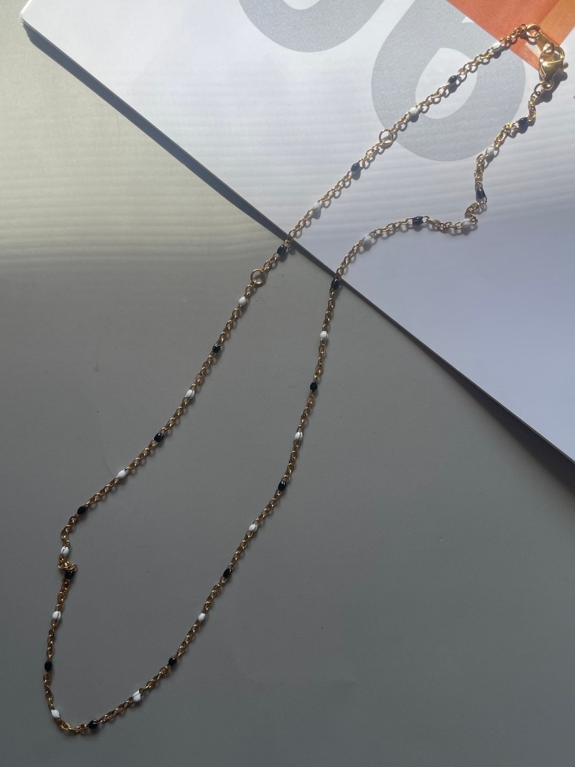 monochrome beads gold necklace