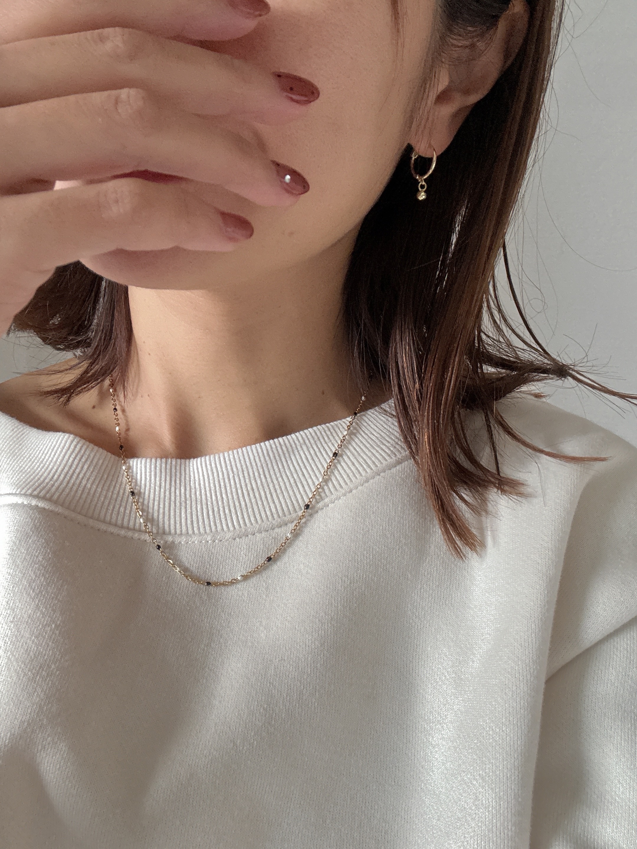 monochrome beads gold necklace