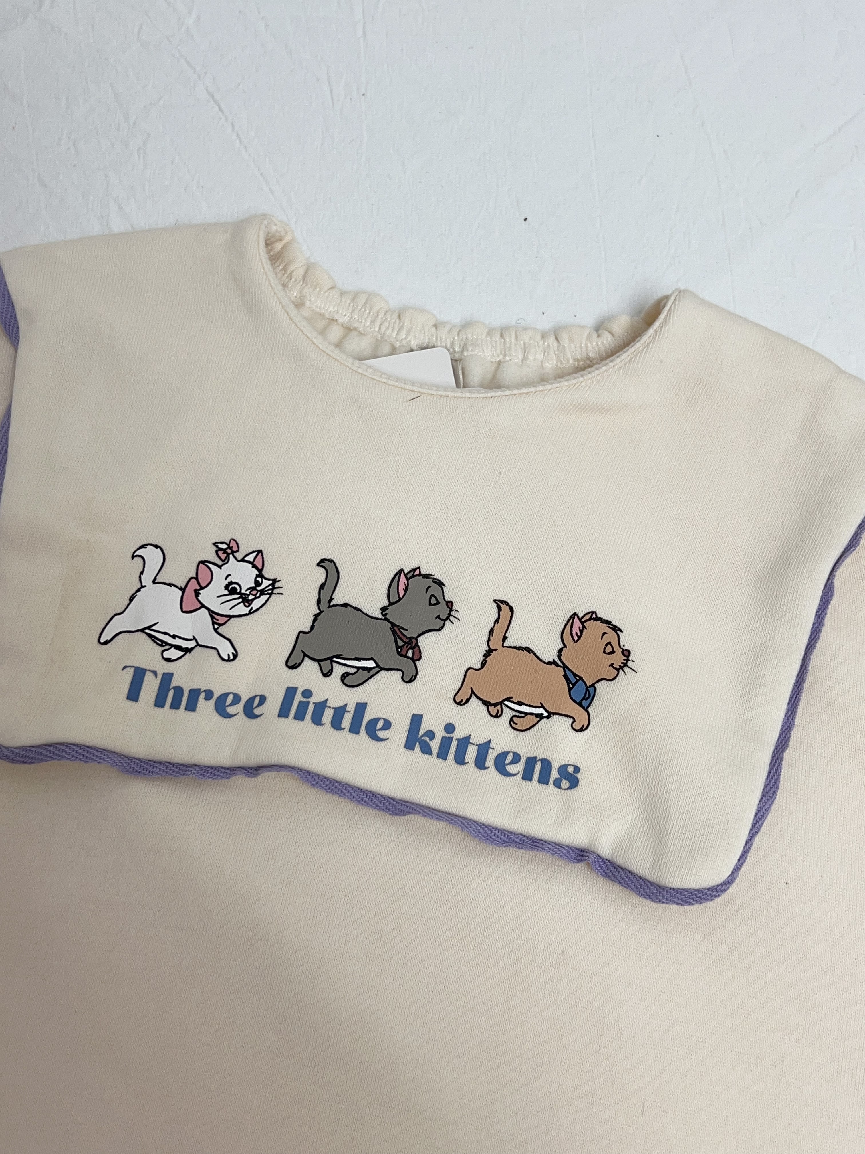 𝐂𝐨𝐭𝐭𝐨𝐥𝐢 𝐱 𝐃𝐢𝐬𝐧𝐞𝐲 The Three Kitten 毛圈衛衣