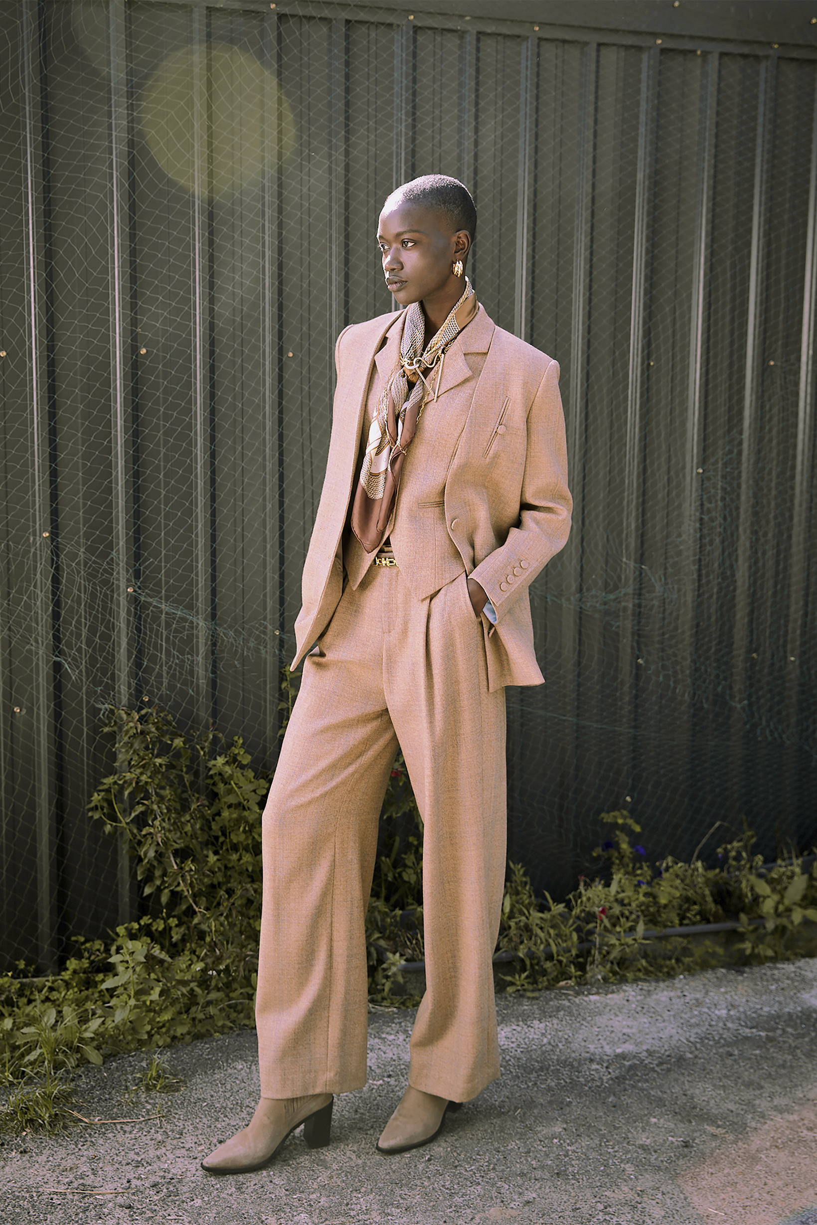 BE15163B1 柔沙輪廓寬直筒長褲