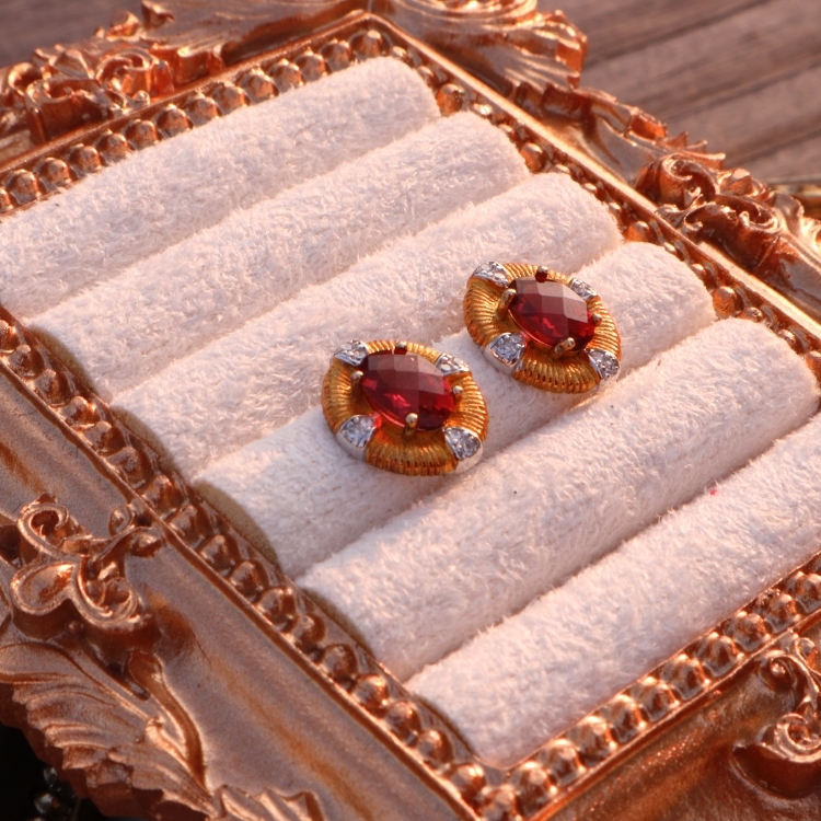 【輕珠寶・限定孤品】金銀雙色 放射刻紋 紫紅石榴石 純銀 針式耳環