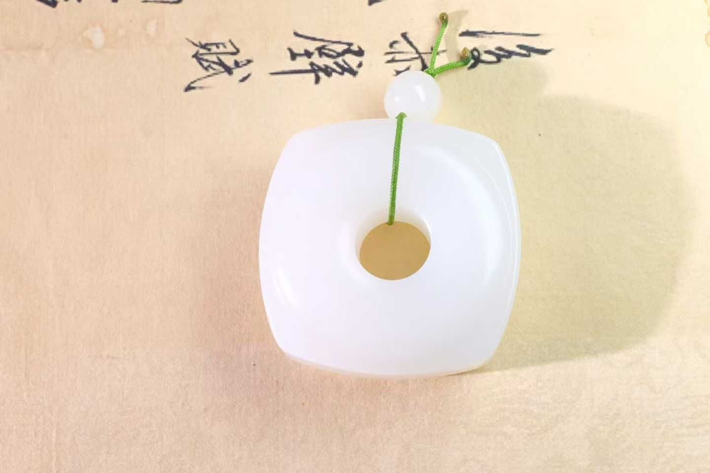 1014738 和田白玉玉琮掛件