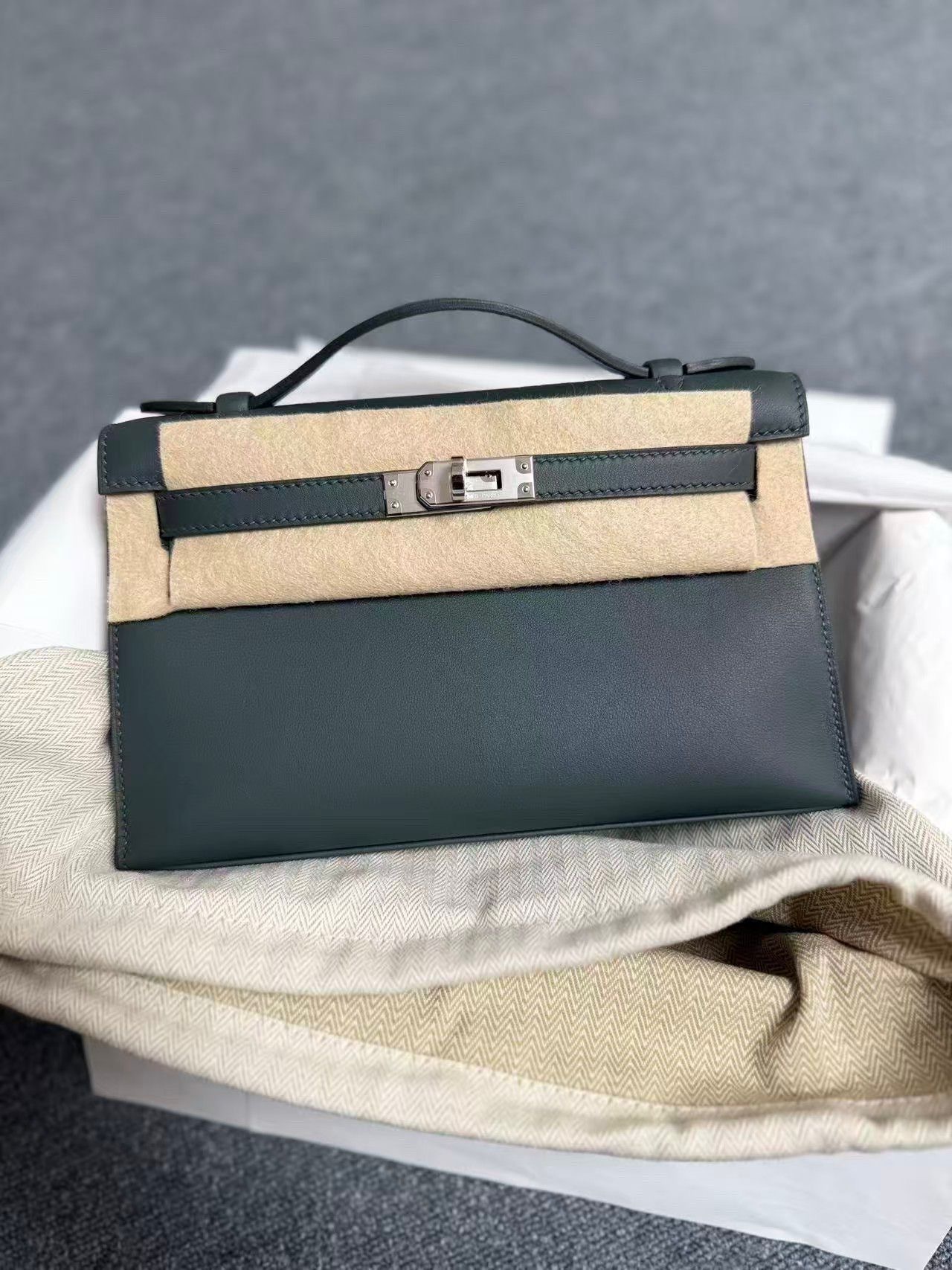 Kelly pochette Q0 vert mangrove ck swift K