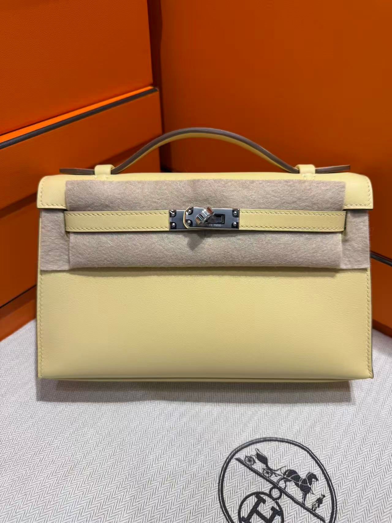 Kelly pochette i8 jaune milton cc swift K