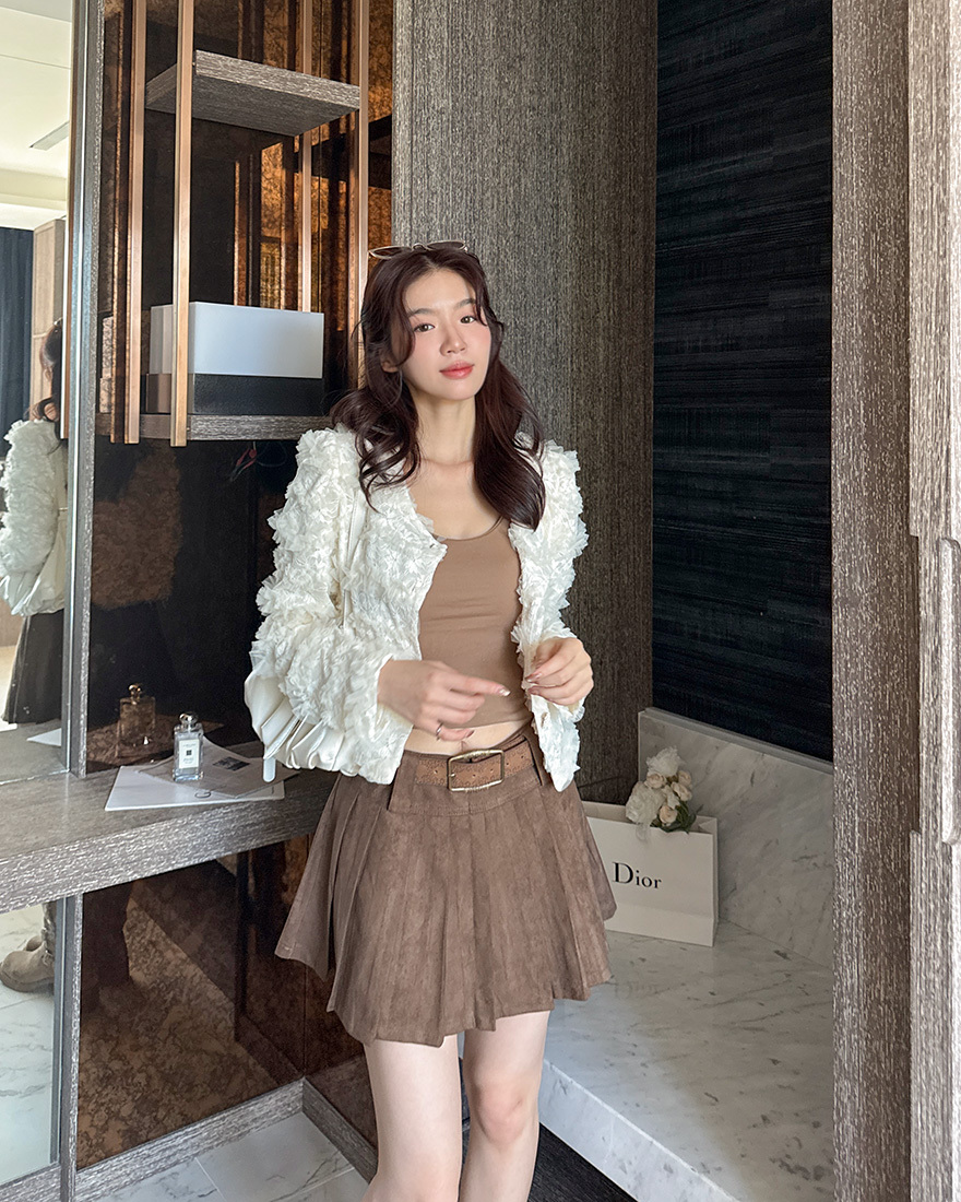 LINA LINA街頭日常純色百摺麂皮褲裙附腰帶-摩卡咖S/M