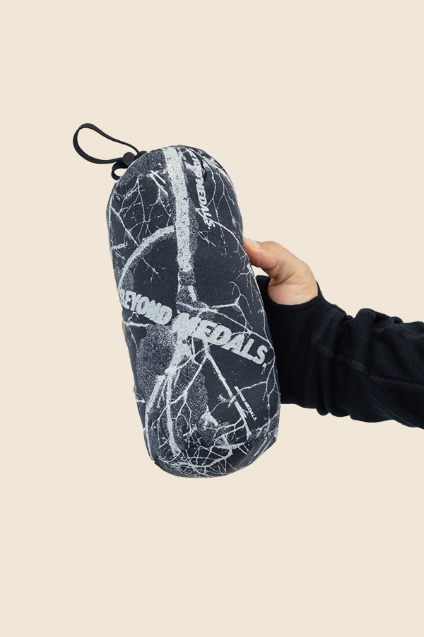 BEYOND MEDALS - PACKABLE DOWN羽絨背心