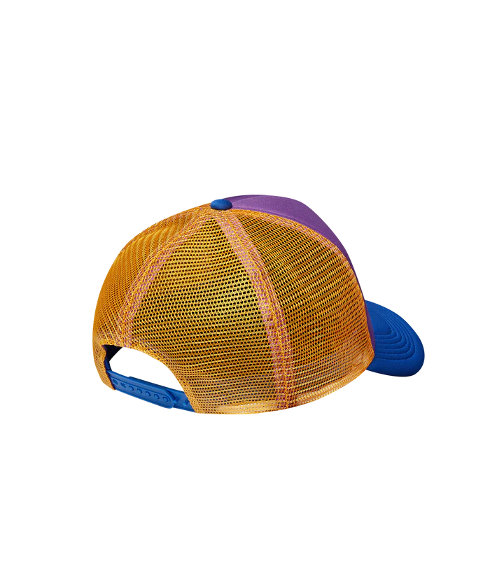 CONTRAST ARCH LOGO MESH TRUCKER CAP