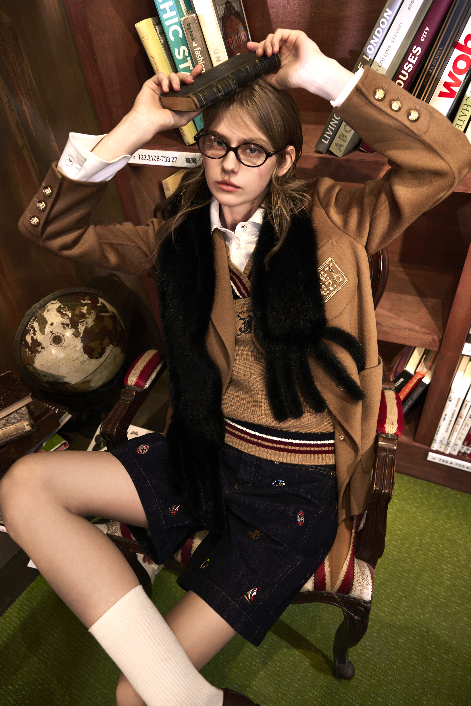 BE15308B1 學院航線多樣圖騰刺繡五分褲