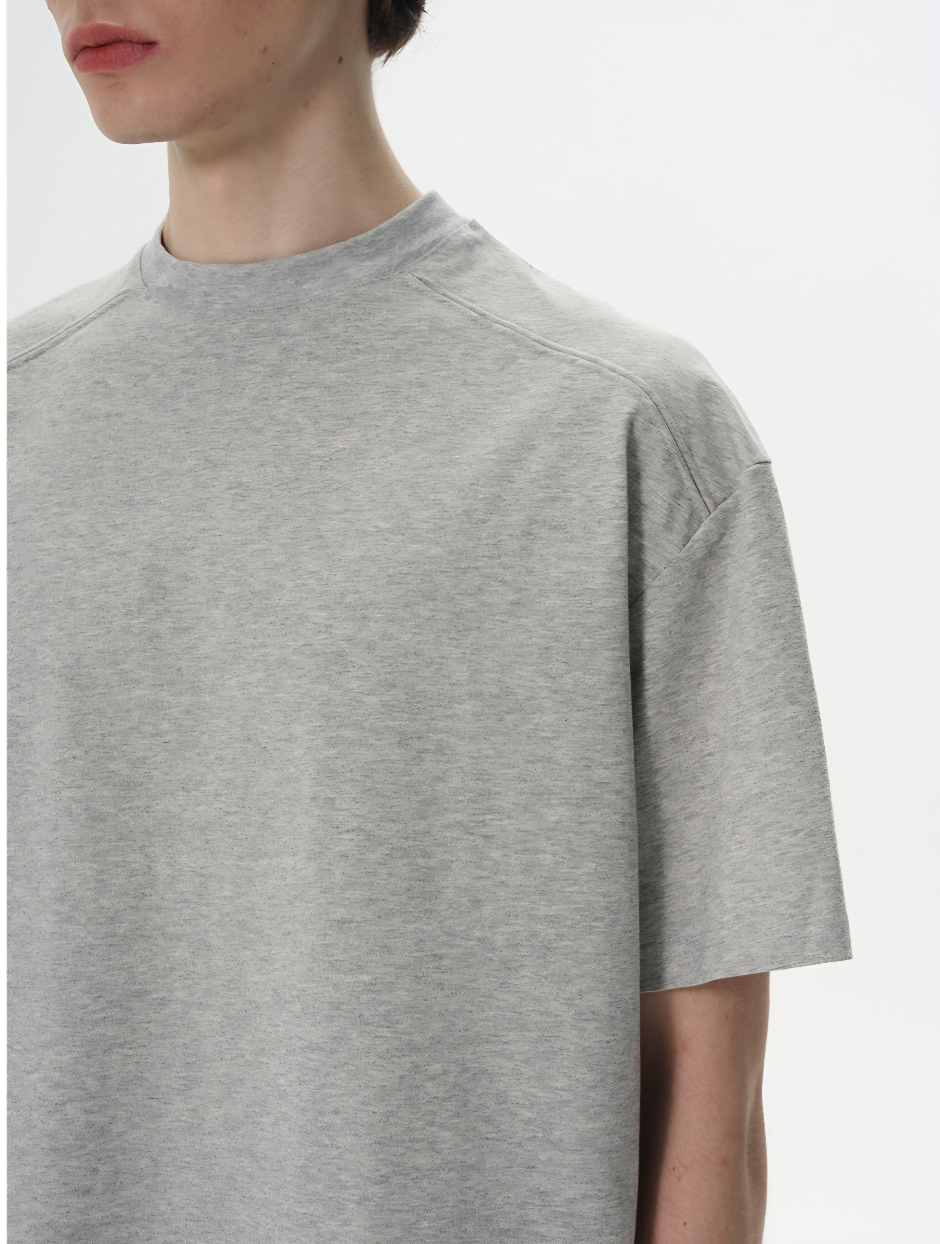 011. Oversized Crewneck T-shirt