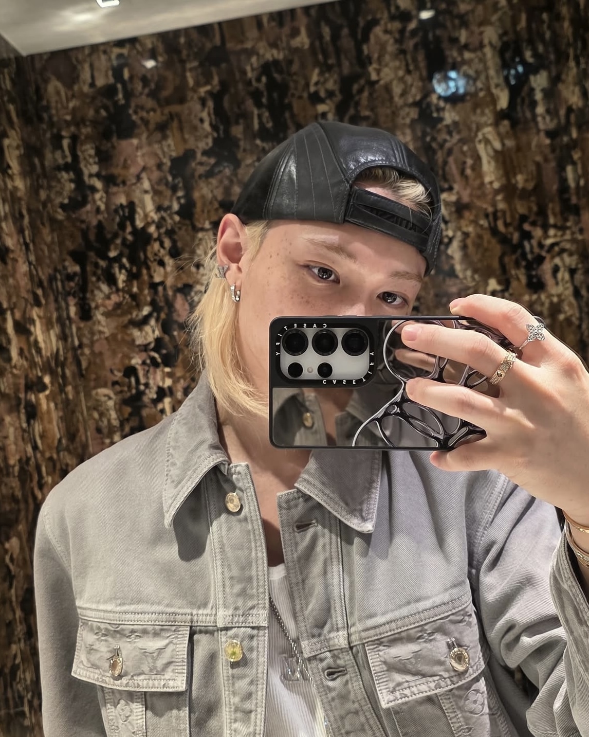 <李龍馥同款🇰🇷>ATiiSSU 皮革 曲線 刺繡 老帽