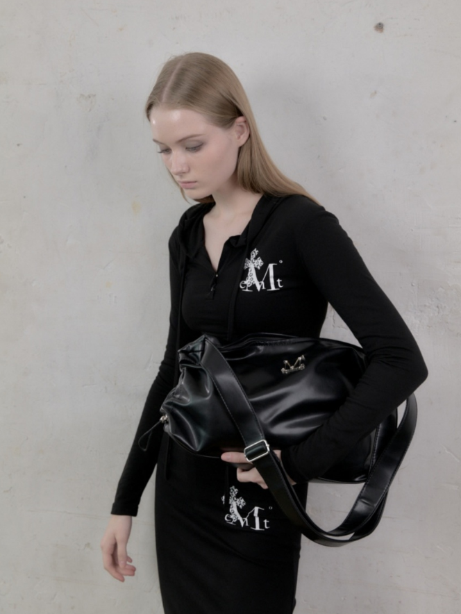 【直播】MUCENT LL102926 GAEL METAL LOGO 斜孭包(黑色)