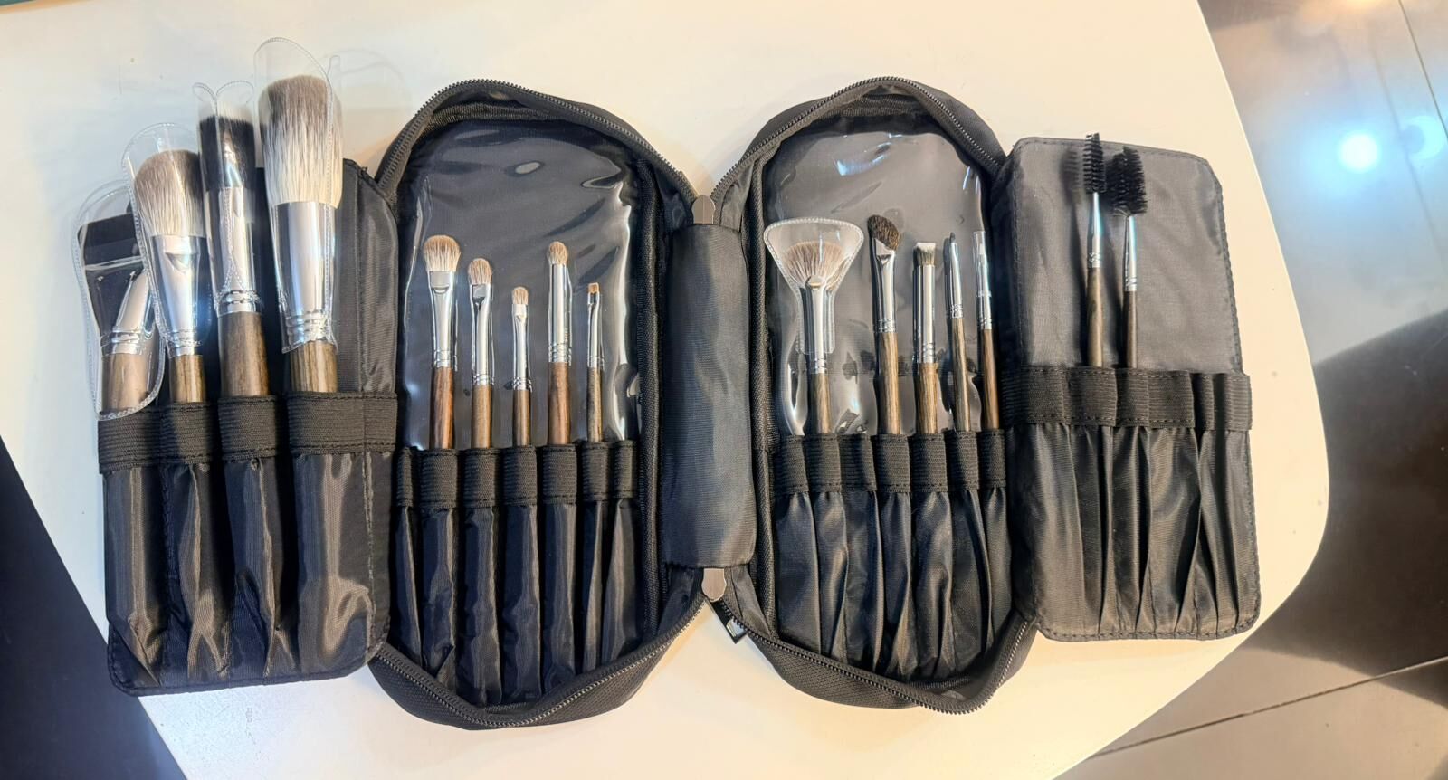 韓國（星級完美底妝）化妝掃套裝 (預訂，購買前請先聯絡店主）