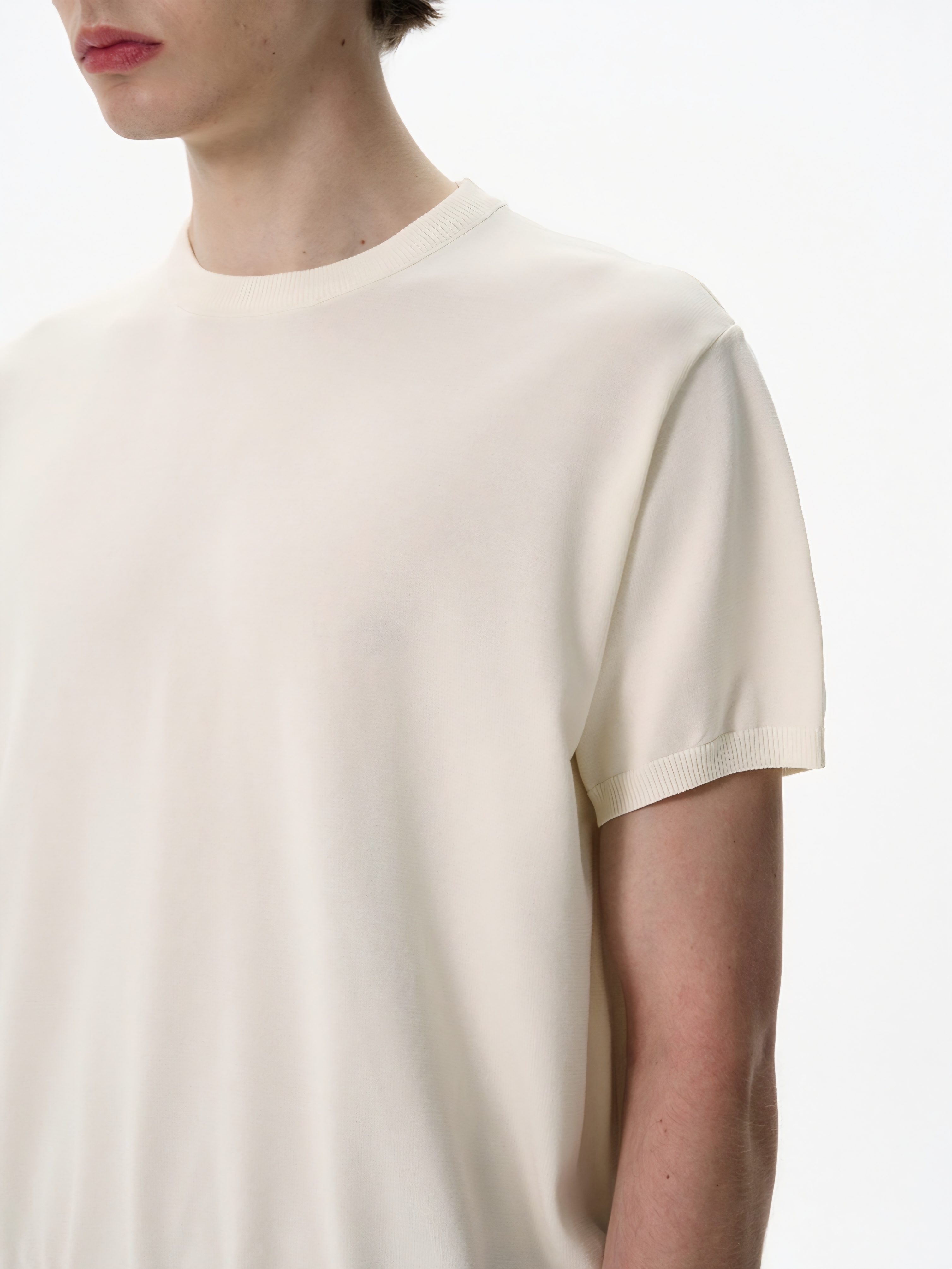 014. Short-Sleeve Top