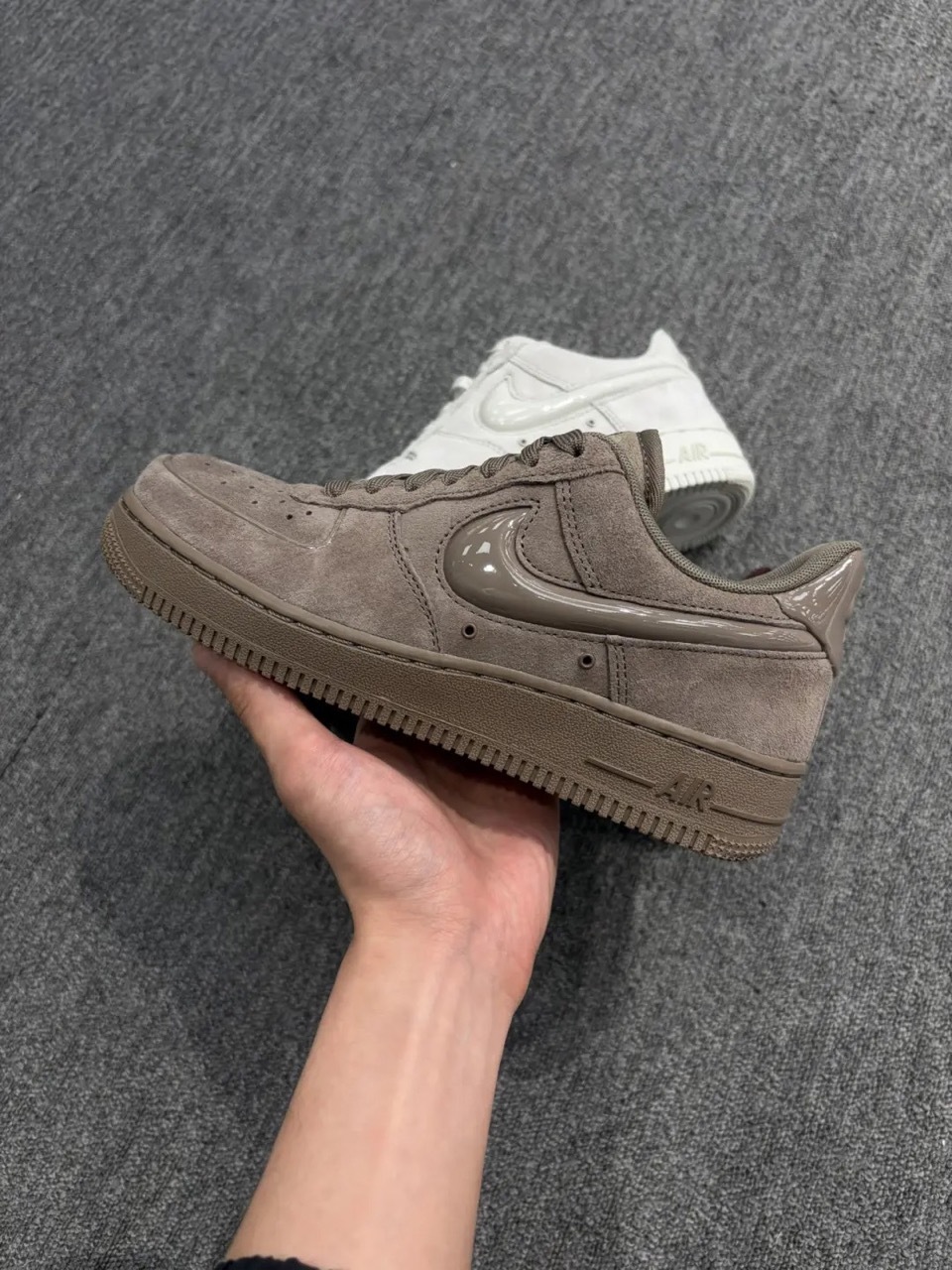 NIKE AIR FORCE 1 AF1 摩卡奶棕 大地色 咖啡色 絨面 女鞋 HV4406-200 / 預購