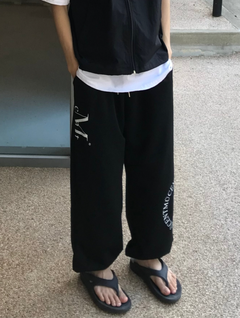 【直播】MUCENT LL102937 DIVISION 寬版運動慢跑褲 (黑色)