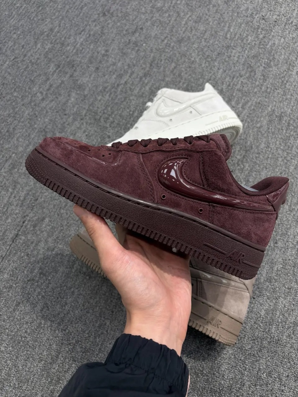NIKE AIR FORCE 1 AF1 酒紅 勃根地紅 絨面 女鞋 HV4406-600 / 預購
