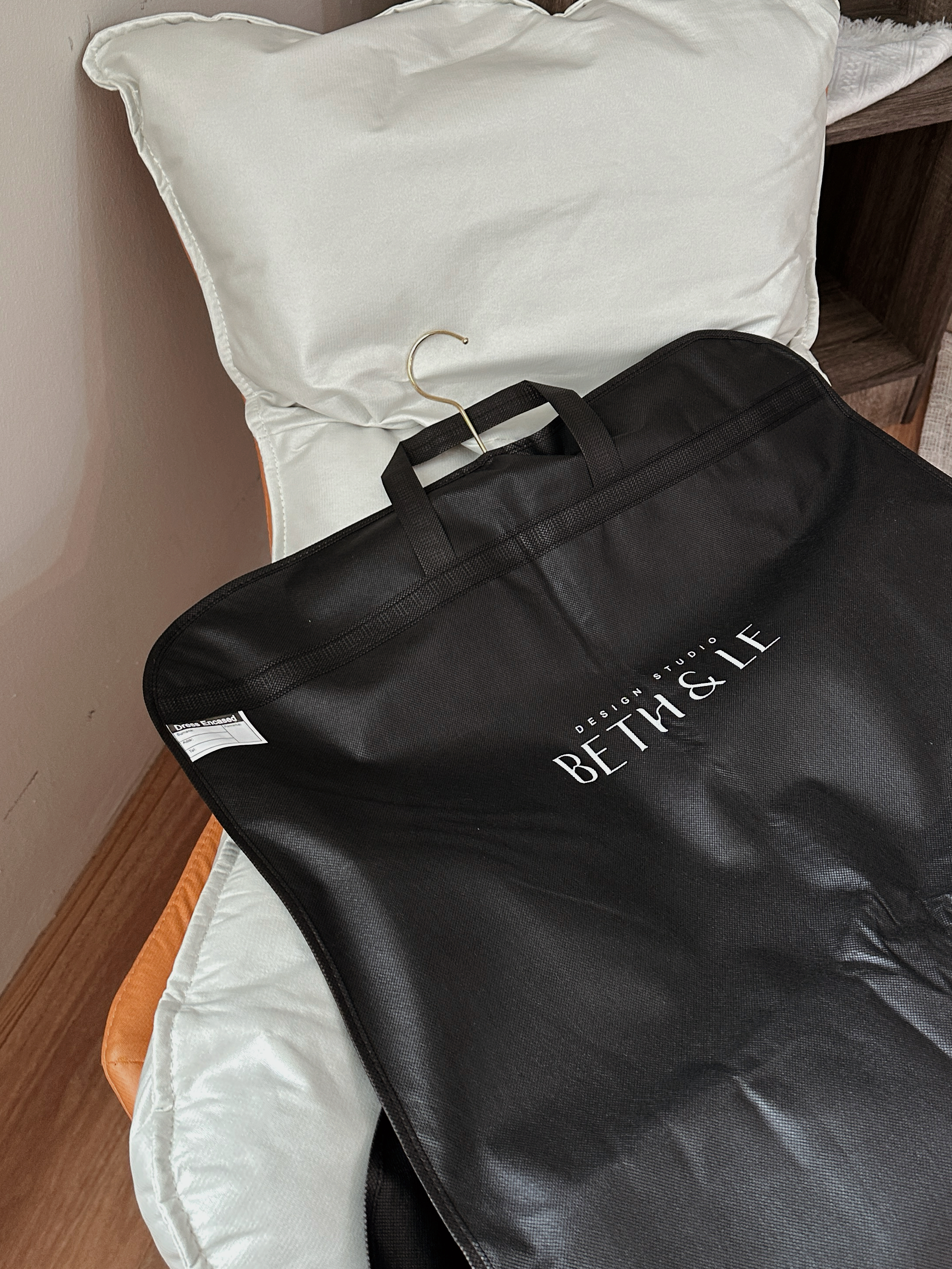 Exclusive Cloth Cover Bag - D94