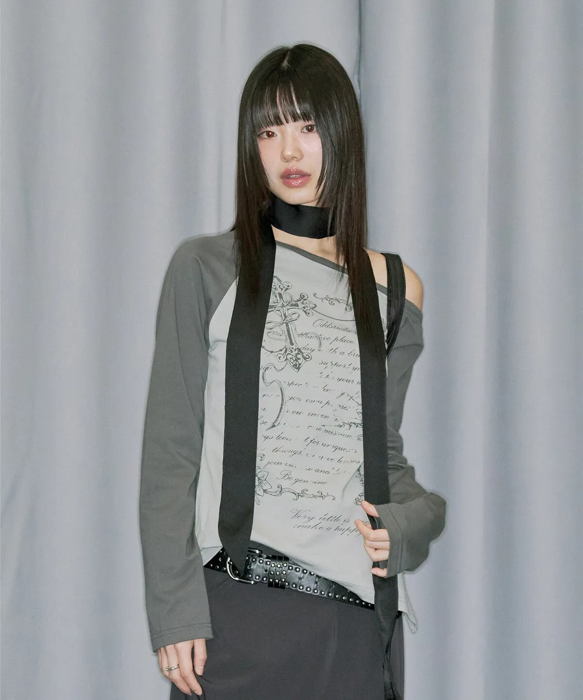 odd studio - cross ornament off shoulder raglan long sleeve (ash gray)