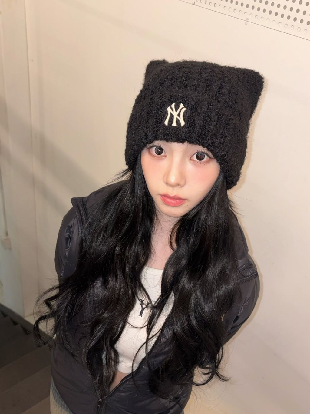 【逢甲 FUZZY】Karina同款 MLB 貓貓耳毛絨毛帽 aespa 卡寶 黑色 白色 天空藍 粉色