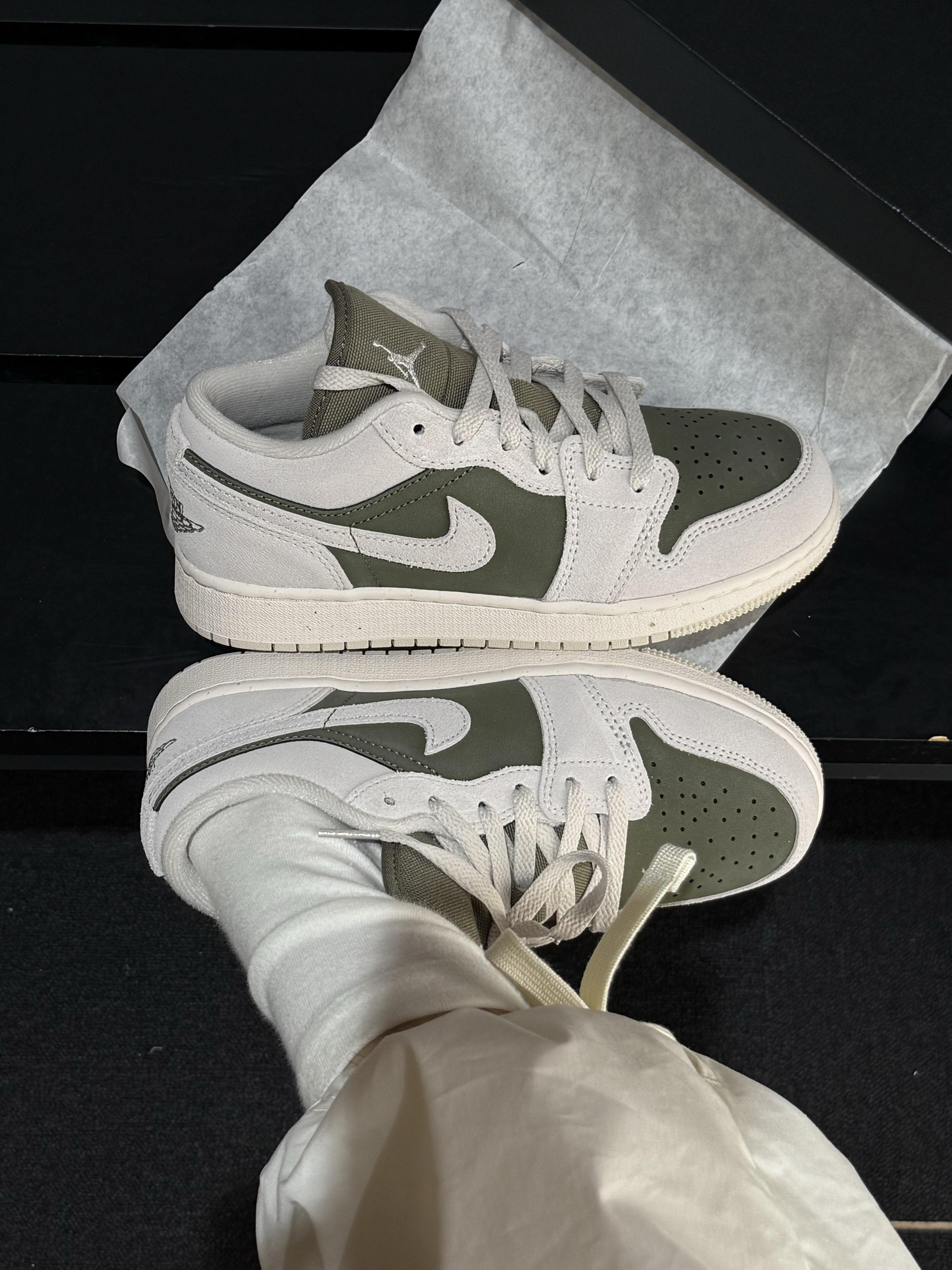 NIKE AIR JORDAN 1 LOW GS "Medium Olive"反轉 米綠 橄欖綠 大童鞋 HV4396-201