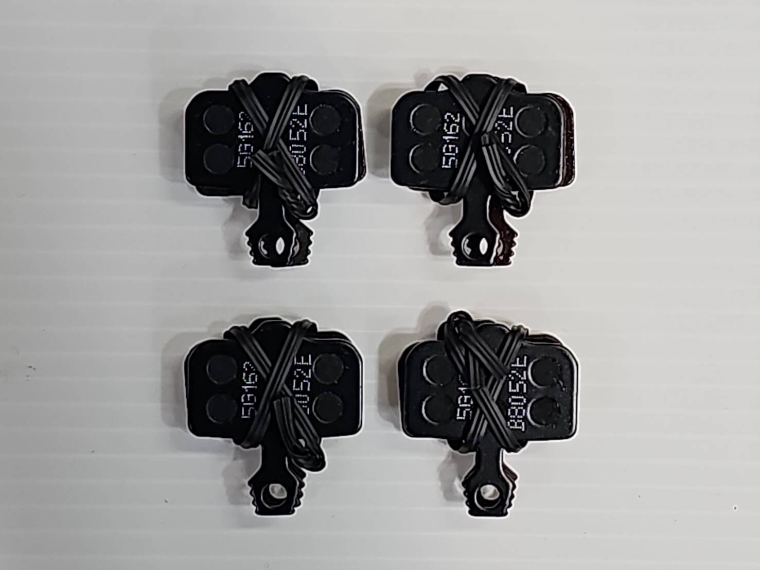 (4輪份) 原廠散裝 SRAM AXS 12速碟煞來令片 黑色背板 樹脂來令片 鋼材背板 RED FORCE RIVAL 12S都適用 11.5015.040.072 黑色