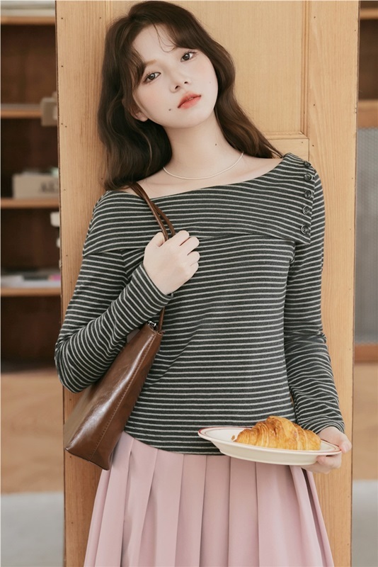 一字領細條紋上衣 灰色