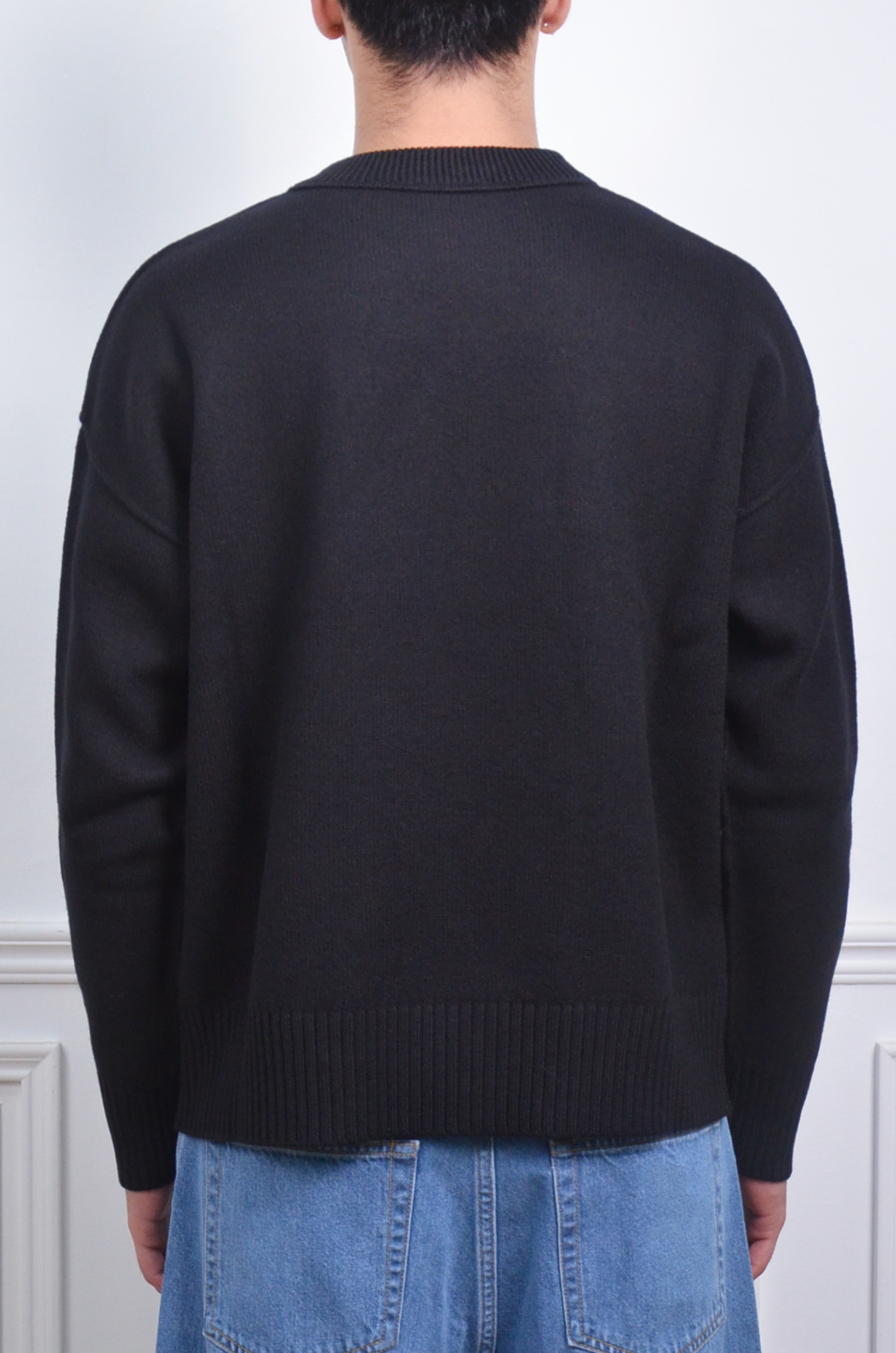 Ami Paris 經典大愛心LOGO羊毛厚毛衣-黑【UKS838.018.009】