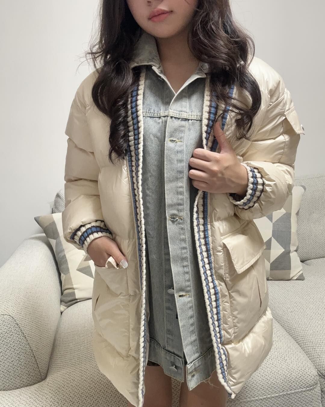 【質感牛仔拼接針織滾邊長版外套】（現貨)