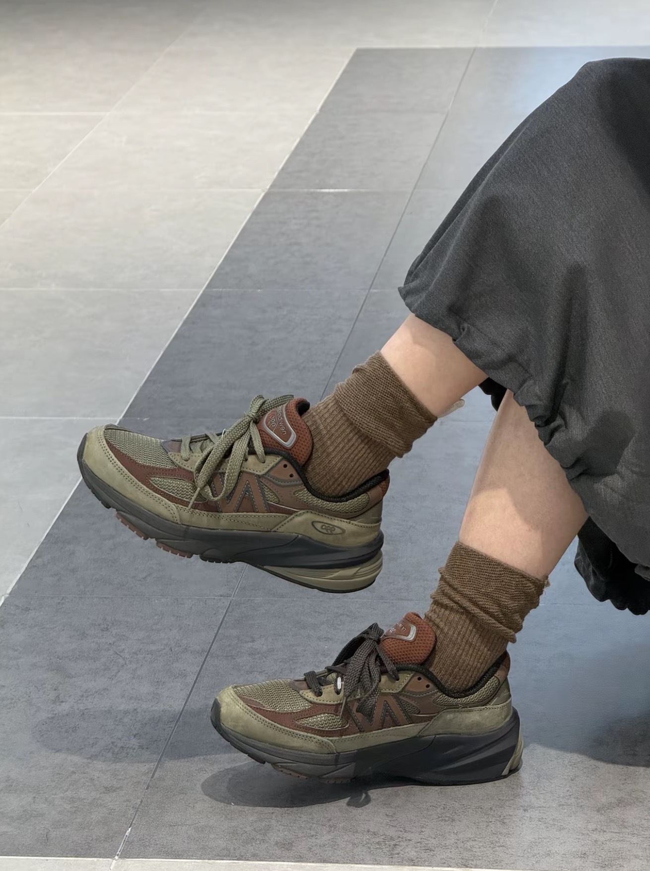 New Balance 990 V6(深棕咖色)