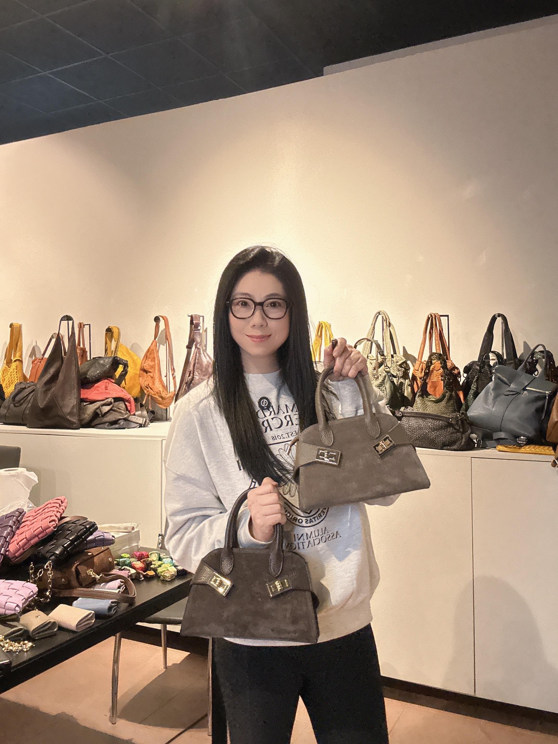 【直播】意大利皮具 LL102704 中號手提包