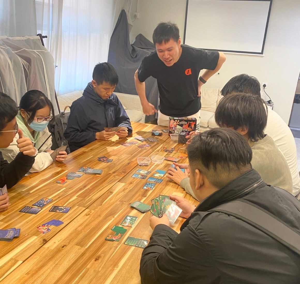 Slash All 專業店員帶玩服務