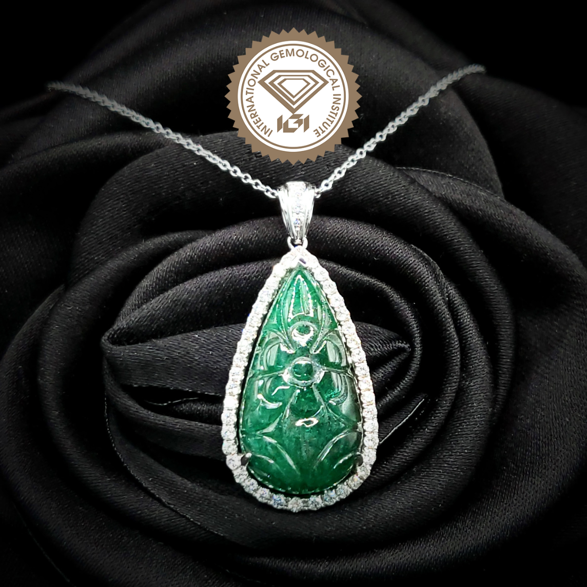 18K White Gold 14.93ct Emerald and Diamond Pendant