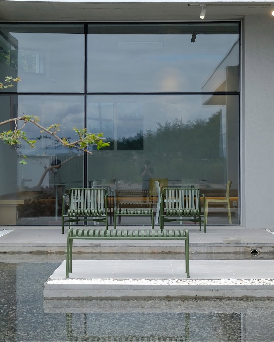 HAY 家具與飾品在釜山 Gonggan Mim 藝廊內展示